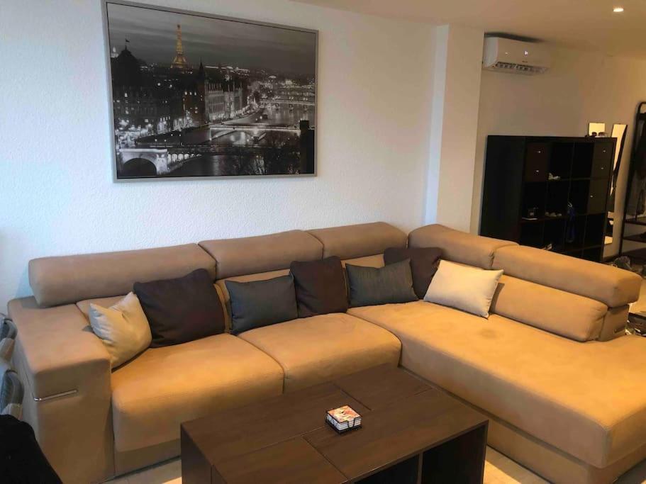 70 Sqm Apartment With Seaview In Arenales Del Sol. Exterior foto